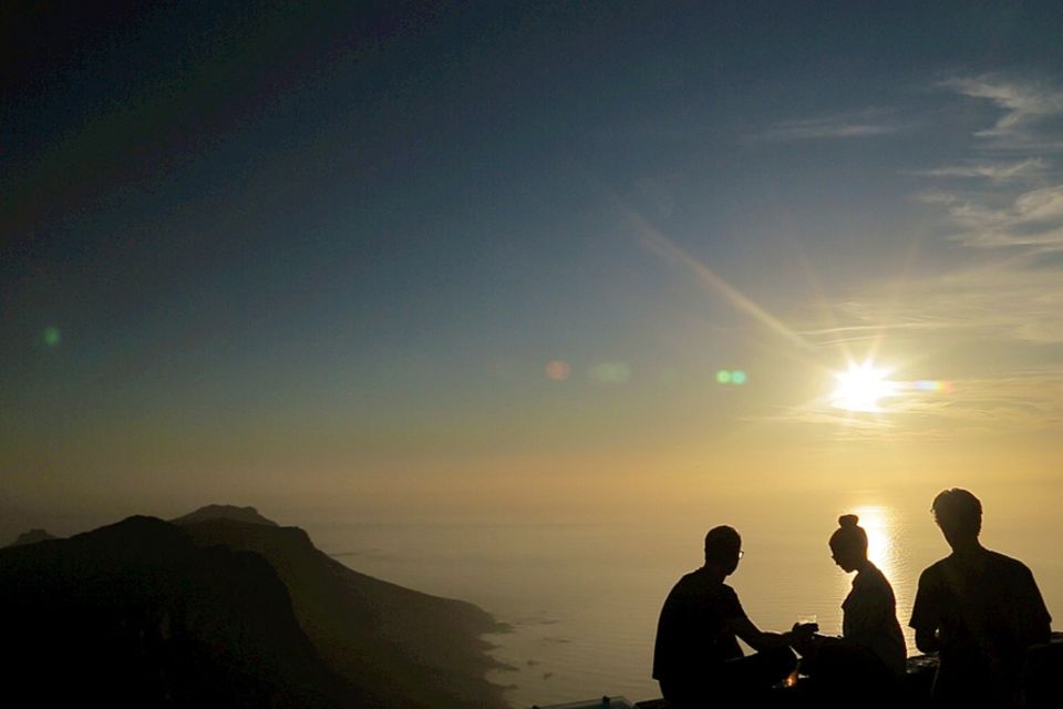 Weltreise: Ein tolles Ende der kurzen aber intensiven Reise bescherrte der Sonnenuntergang über Kapstadt
