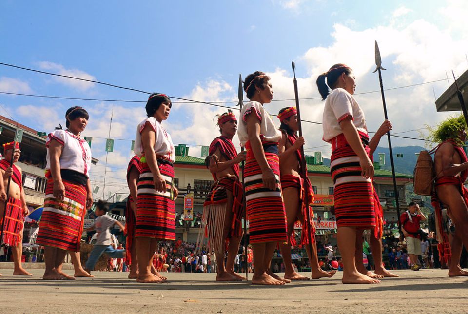 Philippinen: Das Imbayah-Festival in der Stadt Banaue soll Besuchern aber auch Einheimischen das Leben in der einzigartigen Bergregion wieder näher bringen Philippinen: Das Imbayah-Festival in der Stadt Banaue soll Besuchern aber auch Einheimischen das Leben in der einzigartigen Bergregion wieder näher bringen