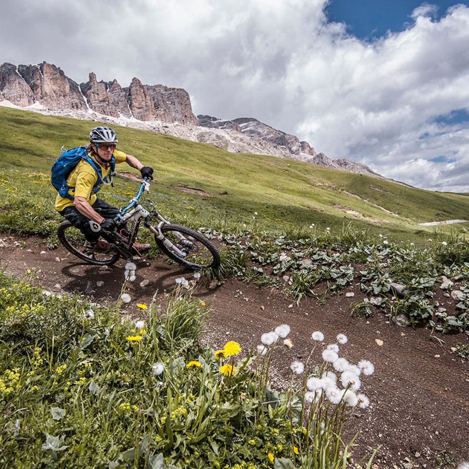 Val Gardena: Vier Tagestouren: Mountainbiken in den Dolomiten Val Gardena: Vier Tagestouren: Mountainbiken in den Dolomiten