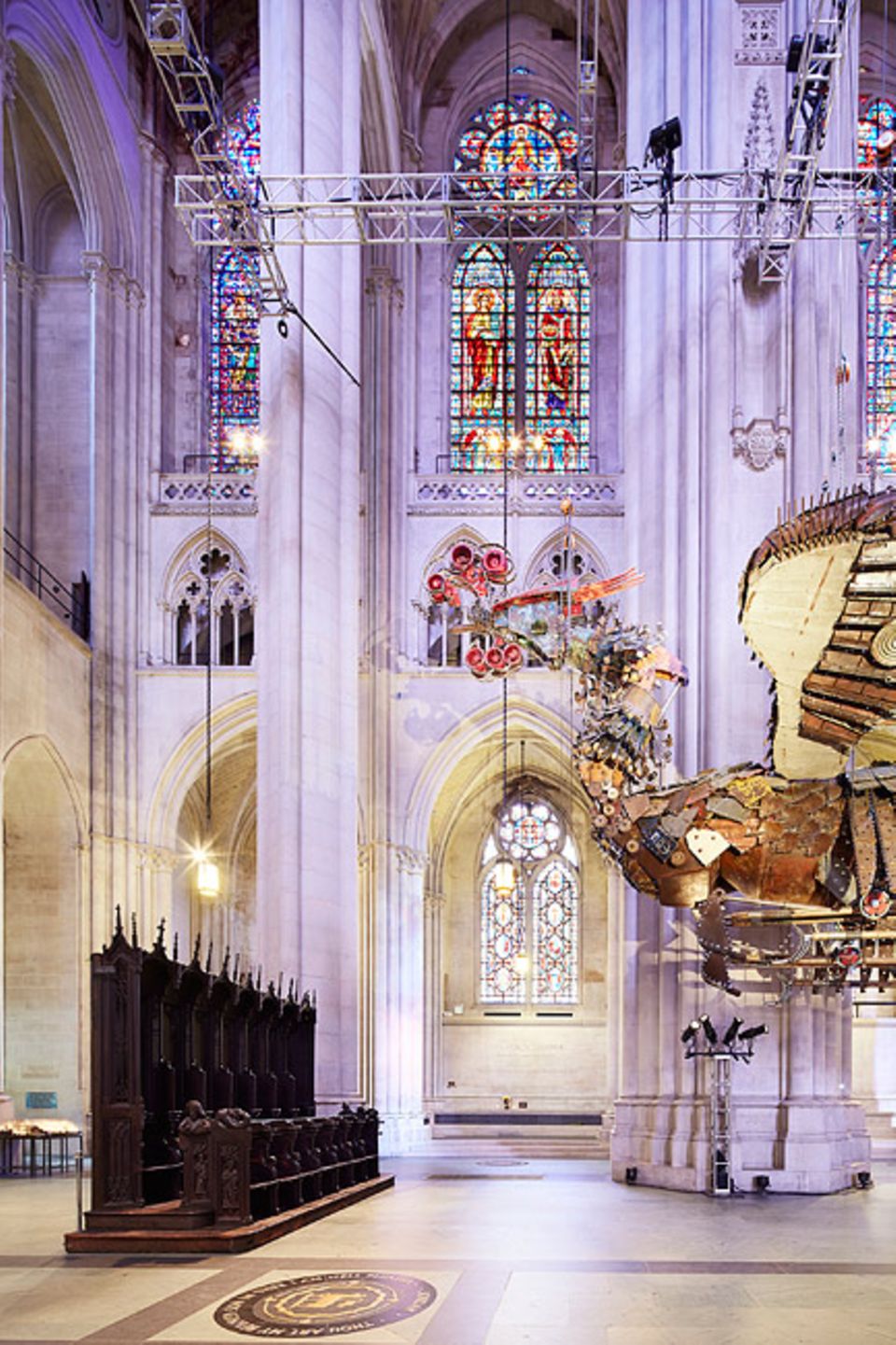 Städtereise: Die Kathedrale St. John The Divine lässt moderne Kunst in ihre Heilige Halle, hier zu sehen den "Phoenix" des Chinesen Xu Bing Städtereise: Die Kathedrale St. John The Divine lässt moderne Kunst in ihre Heilige Halle, hier zu sehen den "Phoenix" des Chinesen Xu Bing
