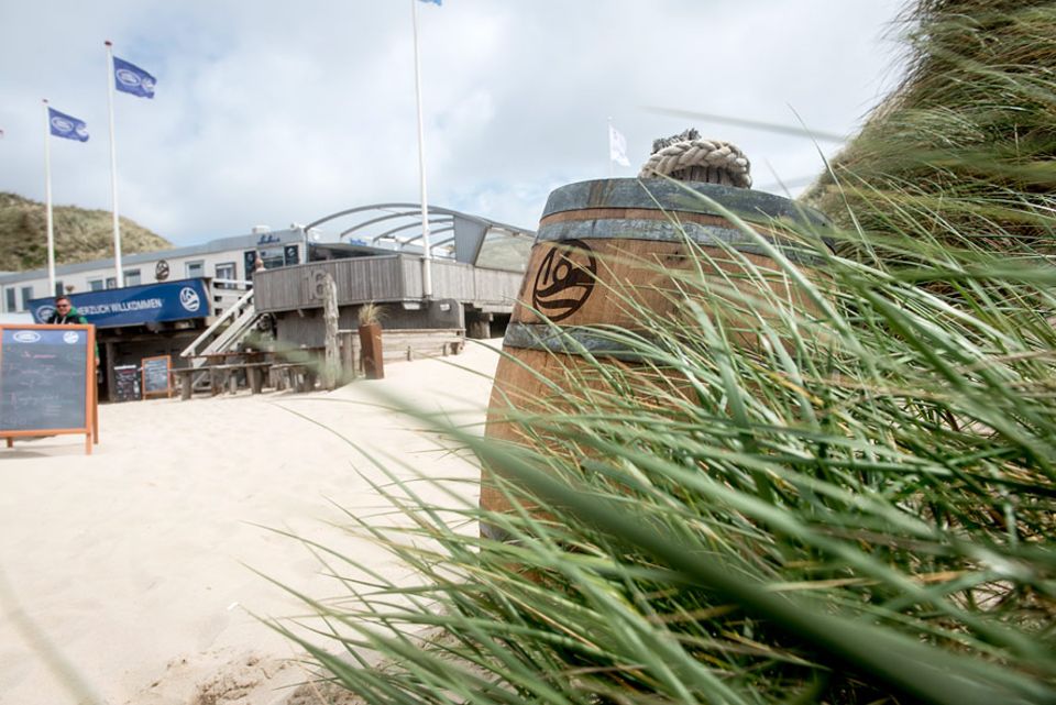 Sylt: Im Windschatten der Dünen liegt Sylts chilligstes Surfbistro Sylt: Im Windschatten der Dünen liegt Sylts chilligstes Surfbistro