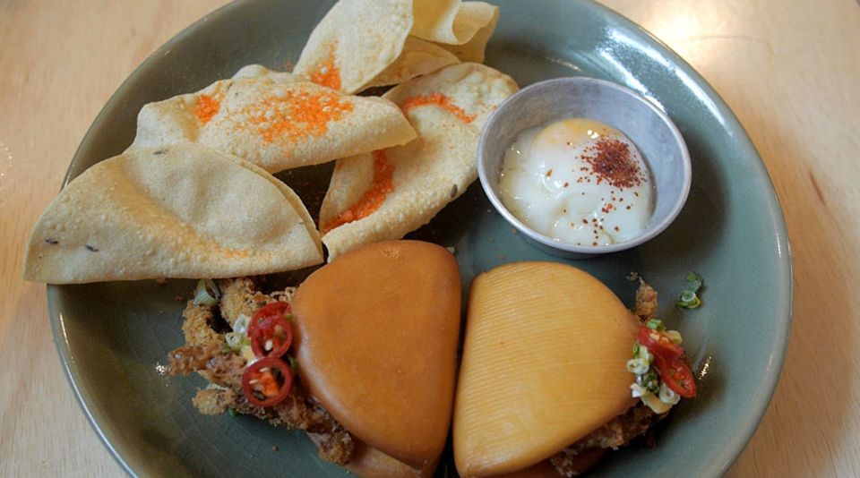 Reisetipps: Bows Empfehlung für mich: "Mentaiko crab mantou", frittierte Butterkrabben mit Mentaiko-Creme