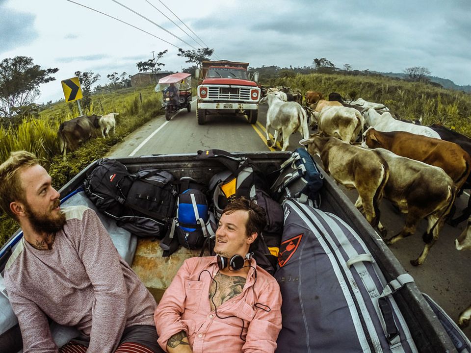Salt & Silver: In Ecuador waren Cozy und Jo so knapp bei Kasse, dass es erstmal nur trampend weitergehen konnte