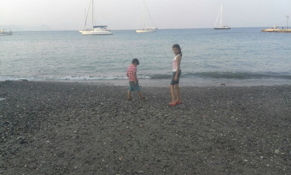 Flüchtlinge: Am Strand der türkischen Stadt Bodrum genießen die Kinder eine kurze Rast Flüchtlinge: Am Strand der türkischen Stadt Bodrum genießen die Kinder eine kurze Rast
