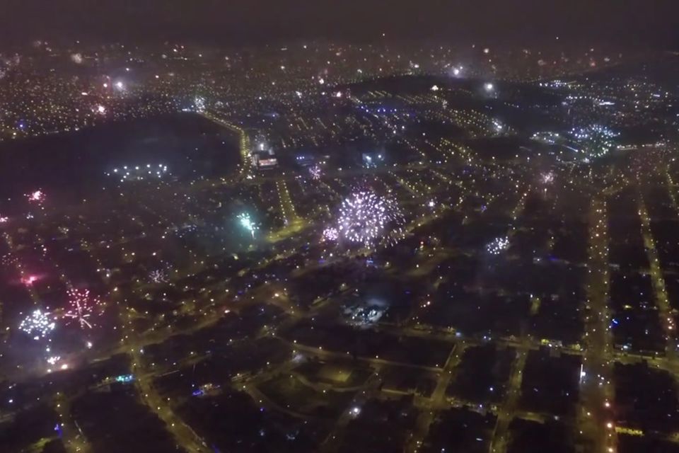 Peru: Drohne filmt Silvester-Feuerwerk in Lima