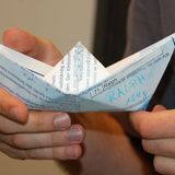 Papierschiffe: Wer sinkt, hat verloren
