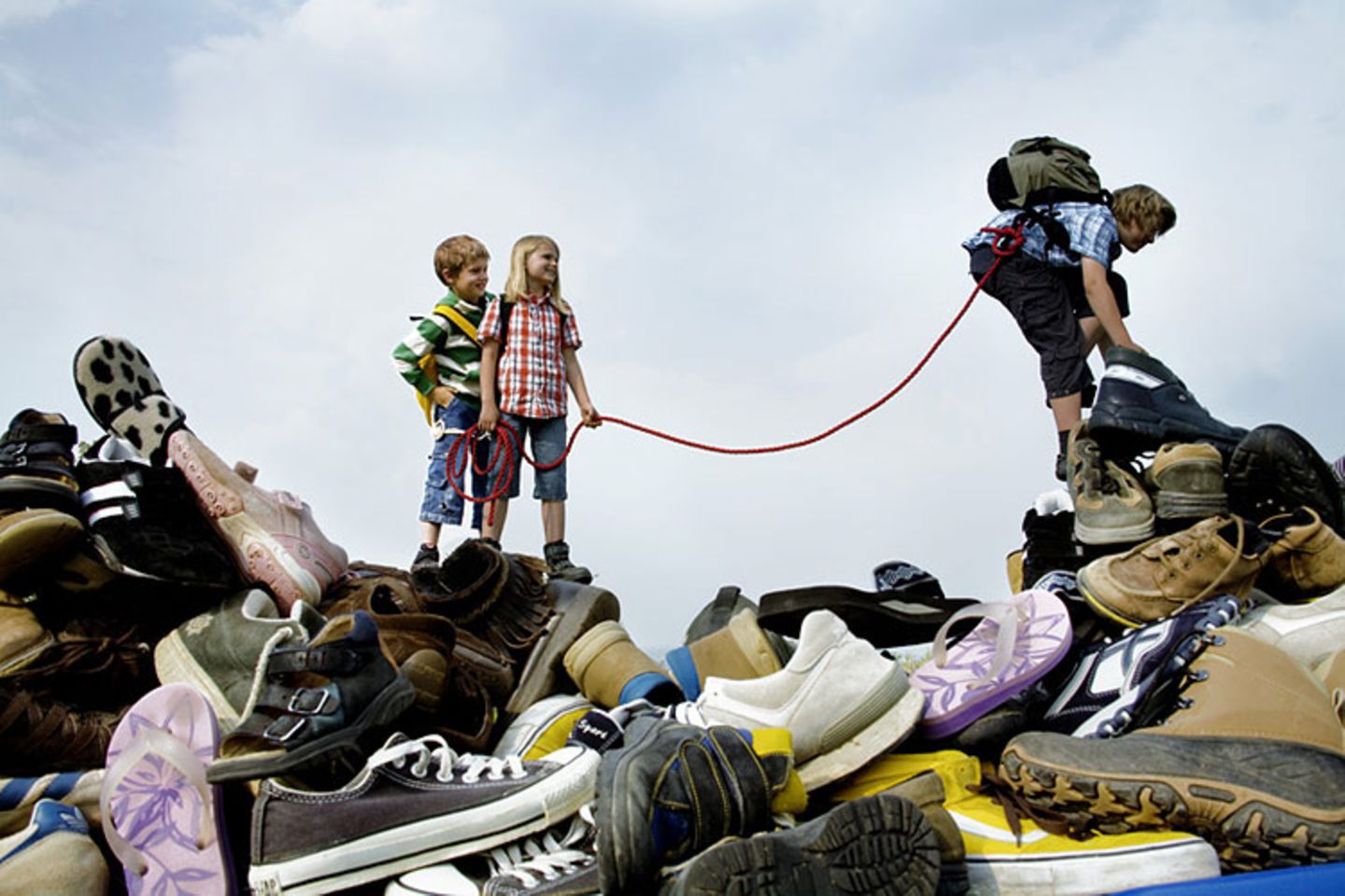 Fotoshow: Jan von Holleben schickt Kinder auf die Reise ins Überall - Bild 8