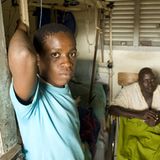 Fotoshow: Vom Straßenkind zum Klassenbesten