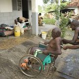 Fotoshow: Vom Straßenkind zum Klassenbesten - Bild 4