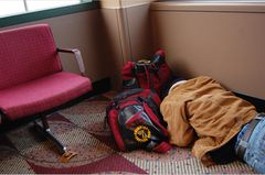 Fotogalerie: Sleeping in Airports - Bild 4