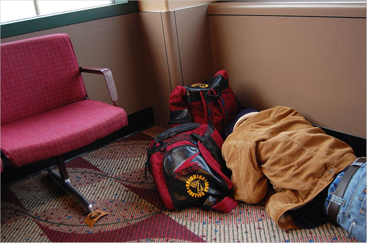 Fotogalerie: Sleeping in Airports - Bild 4