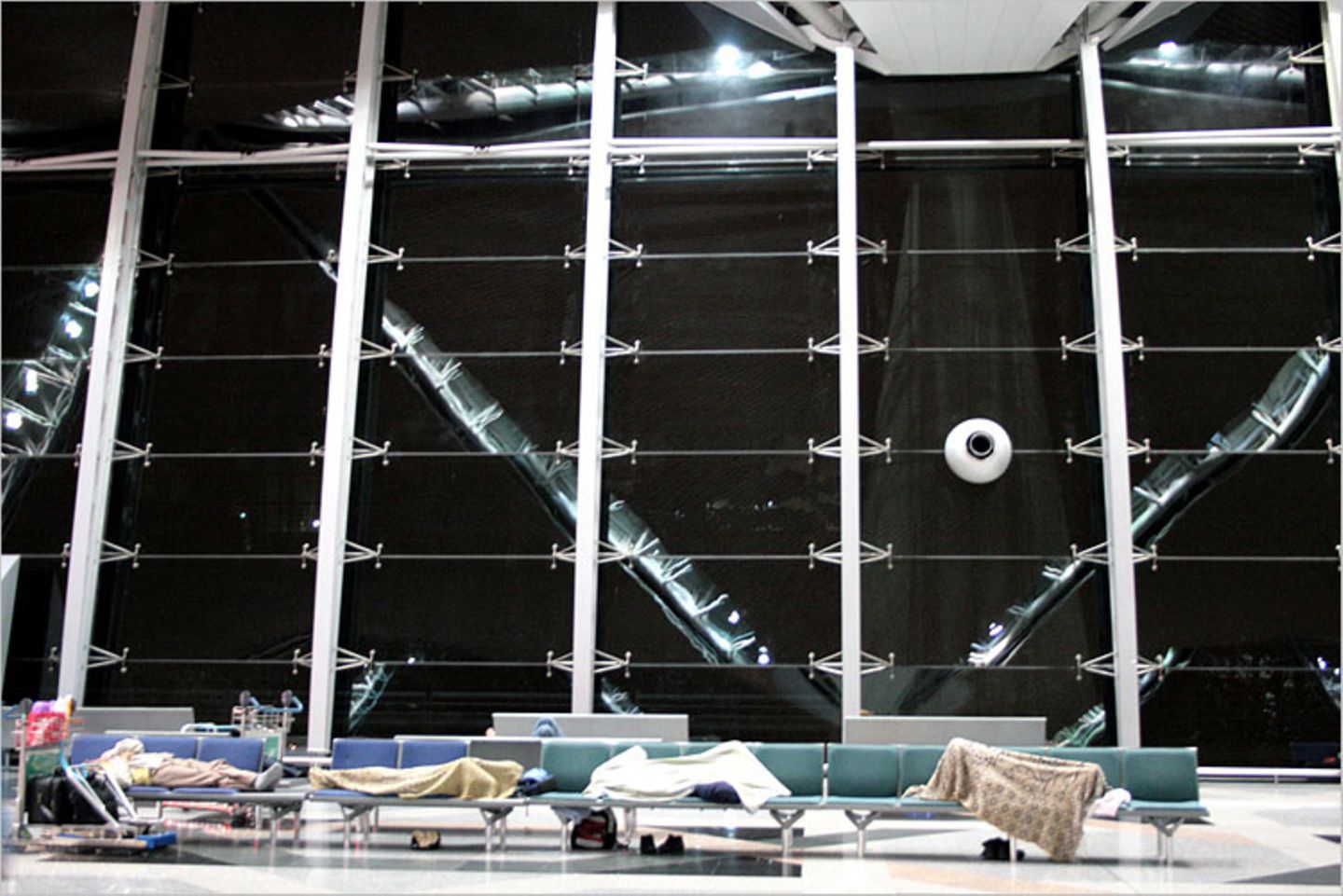 Fotogalerie: Sleeping in Airports - Bild 9