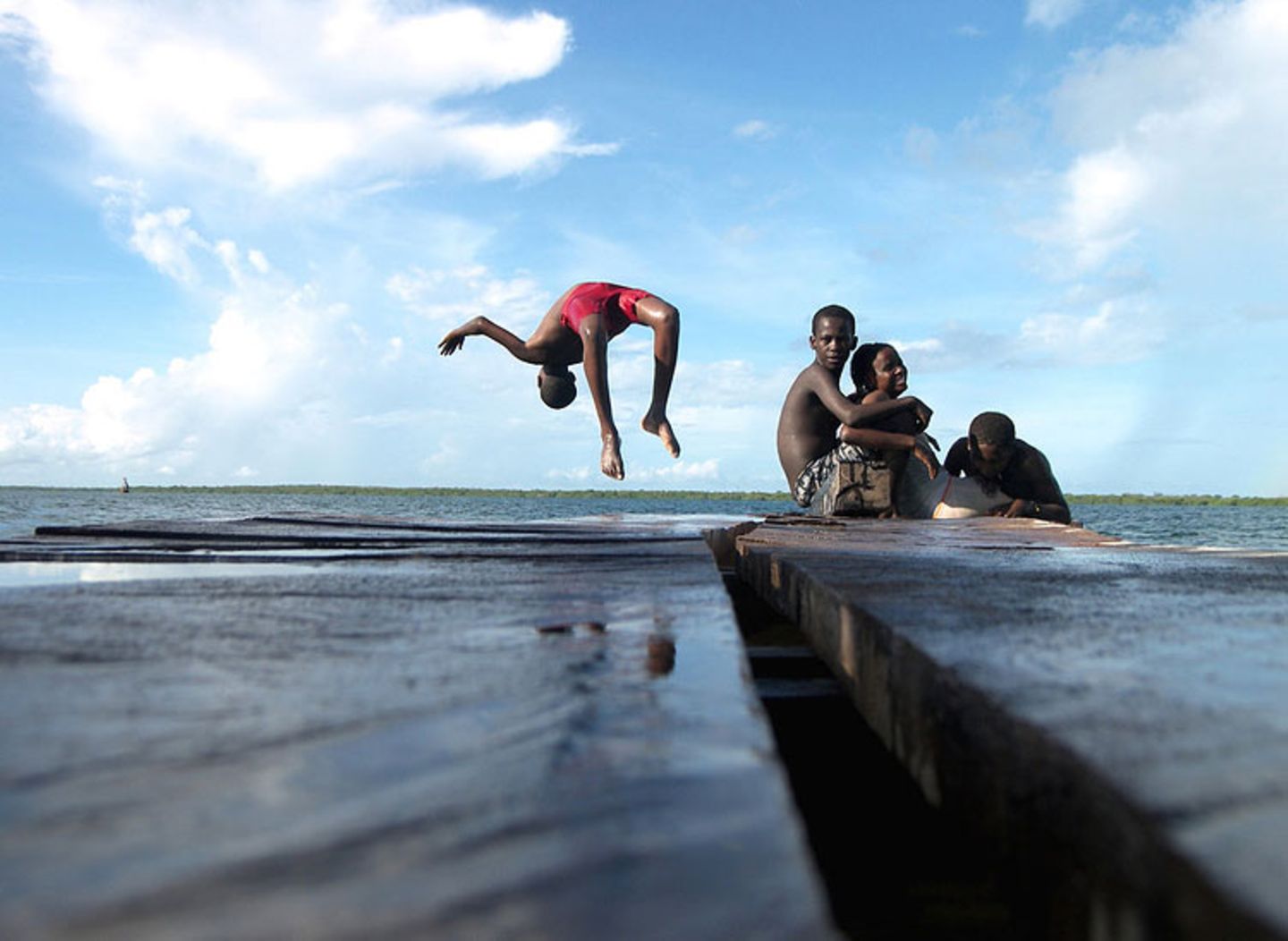 Sprungkünste auf Lamu, Kenia