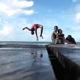 Sprungkünste auf Lamu, Kenia