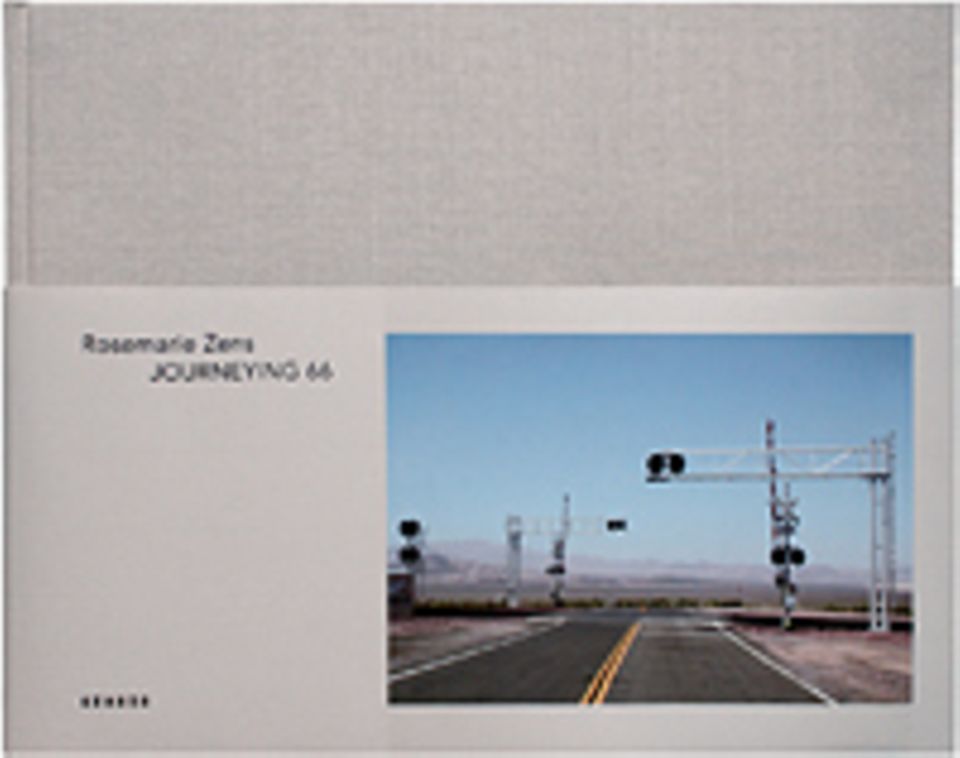 Fotogalerie: Rosemarie Zens "Journeying 66" Texte von Rosemarie Zens, Wolfgang Zurborn 2012. 96 Seiten, 43 farbige Abb. 35 Euro, erschienen im Kehrer Verlag