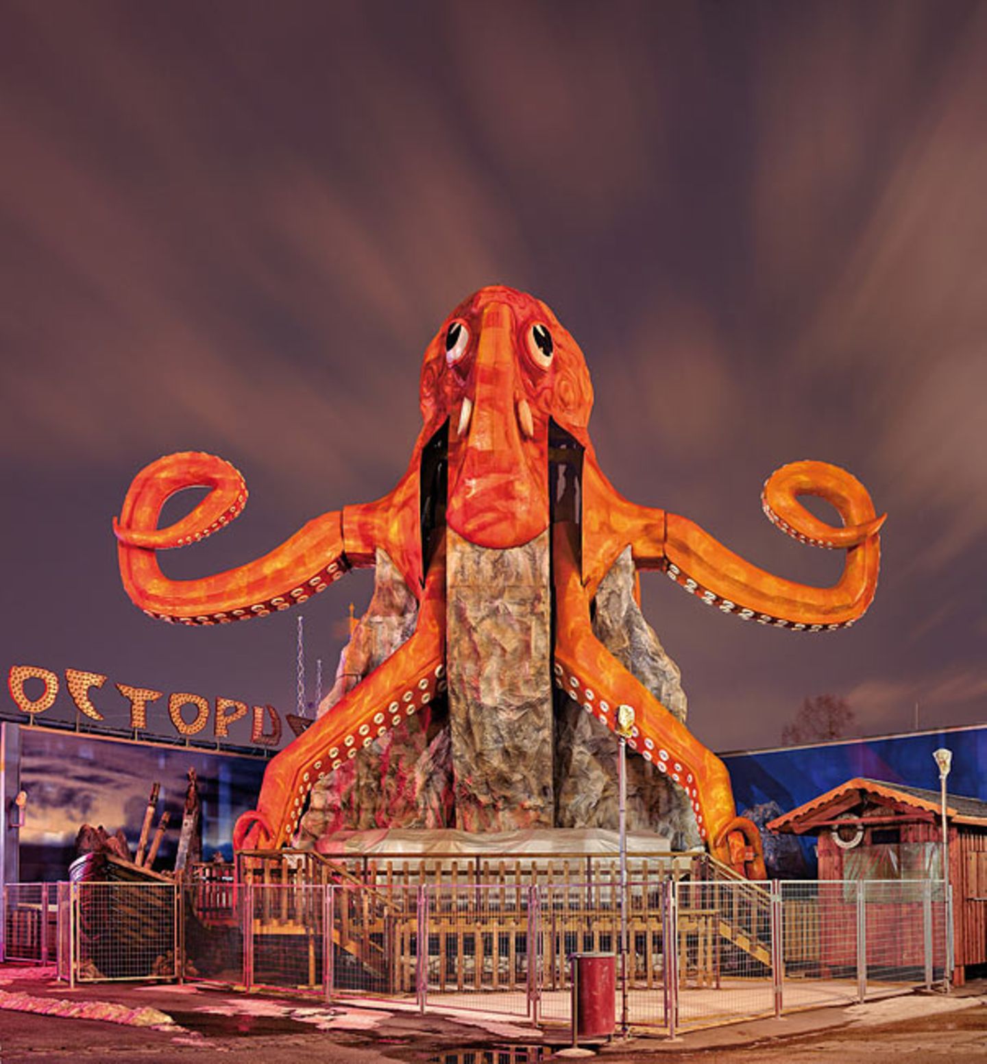 Kupferne Nächte: Wiener Prater um Mitternacht