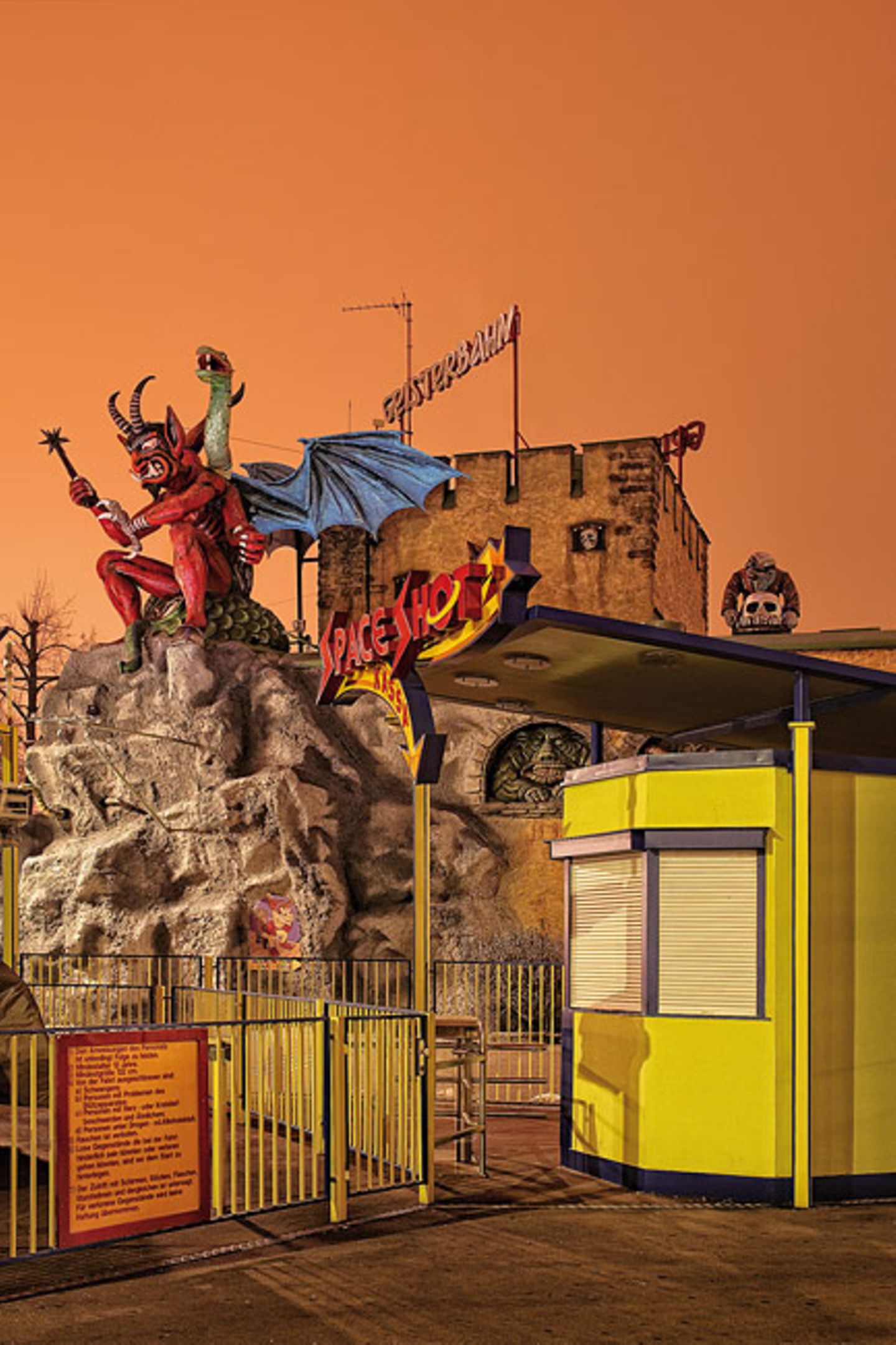 Kupferne Nächte: Wiener Prater um Mitternacht