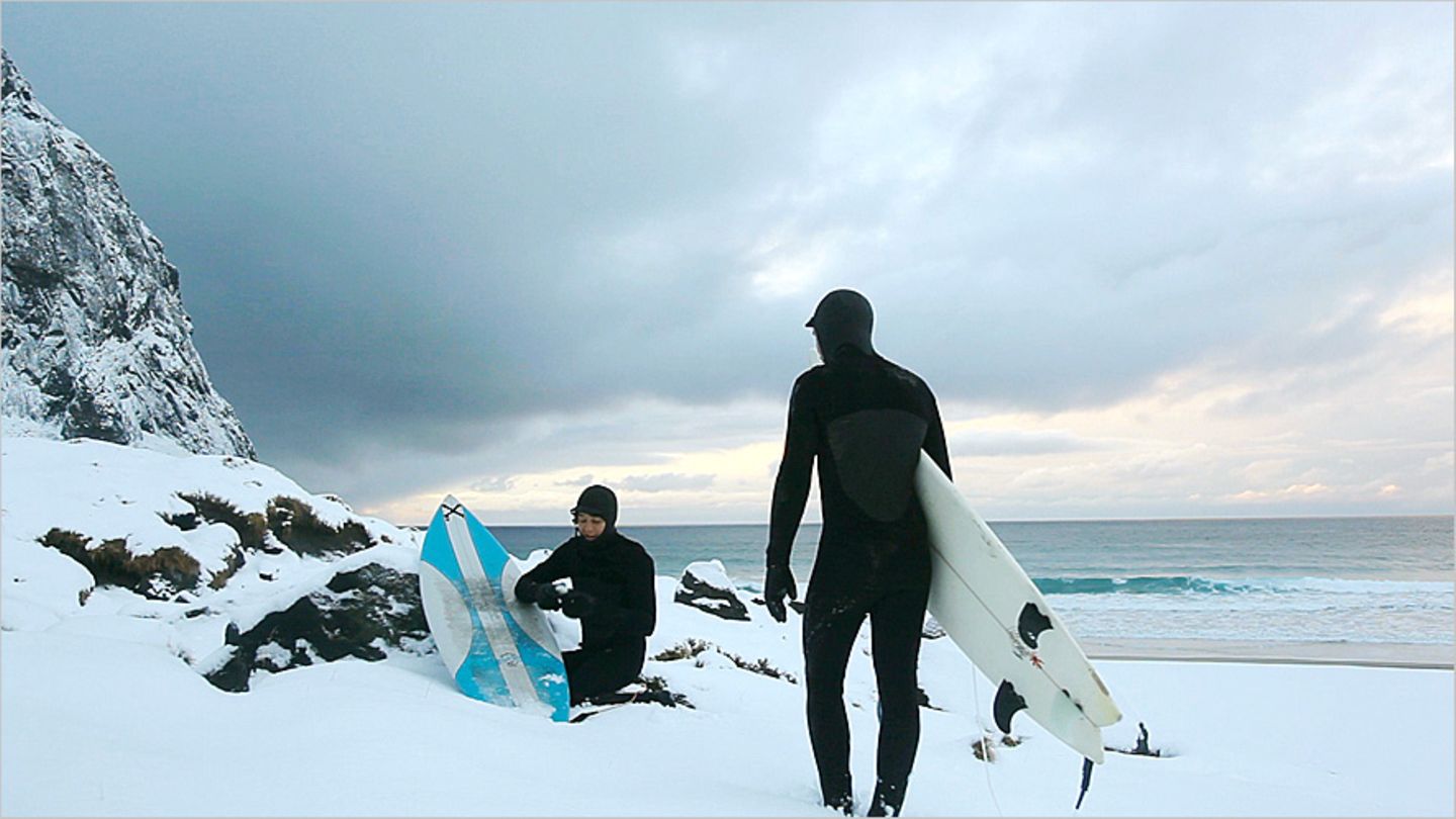 Fotogalerie: Surfen unter Polarlichtern