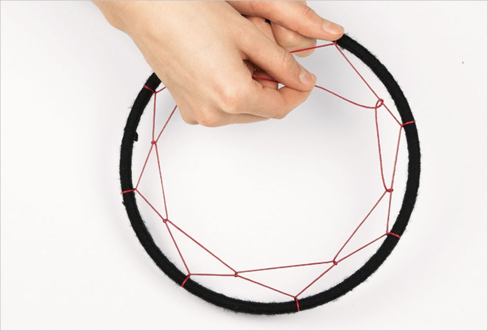 Traumfänger basteln: Schritt 2