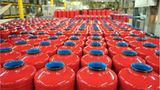 Feuer: Brandheiss: So werden Feuerlöscher gefertigt - Bild 11