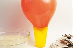 Basteln: Basteltipp: schlagfertige Piñatas - Bild 2