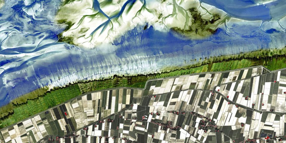 Polder - land reclamation and land use in the Netherlands Polder - land reclamation and land use in the Netherlands