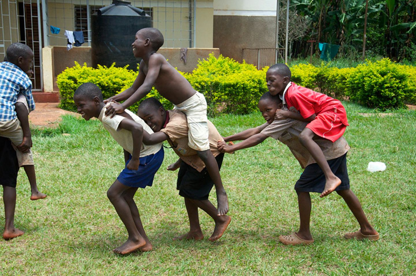 Hoffnung für Waisenkinder in Uganda - Bild 10