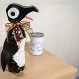 Upcycling: Pinguin aus Flaschen
