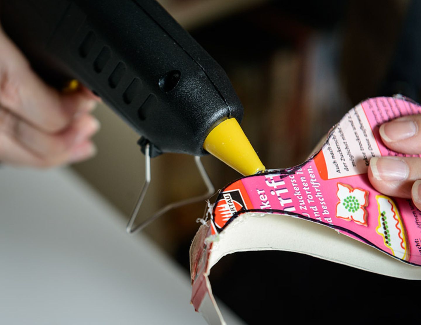 Upcycling: Pinguin aus Milchkartons und Flaschen Upcycling: Pinguin aus Milchkartons und Flaschen