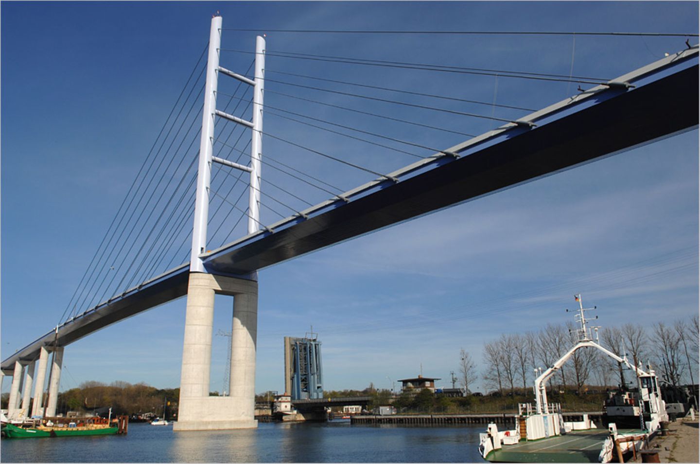 Fahrvergnügen pur: die Rügenbrücke Fahrvergnügen pur: die Rügenbrücke