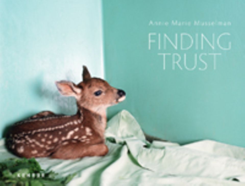 Fotogalerie: Annie Marie Musselman: Finding Trust, Kehrer Verlag, 112 Seiten, 65 Farbabb., Englisch