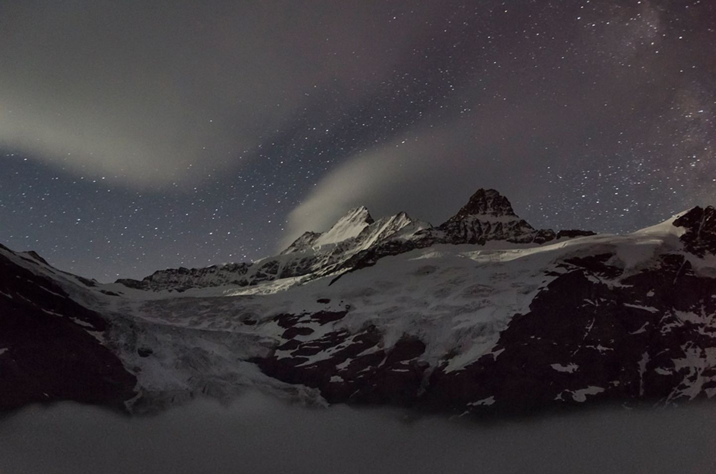 Schreckhorn im Mondschein