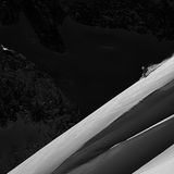 Abfahrt im Tiefschnee