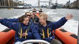 Im Speedboat über die Themse rasen
