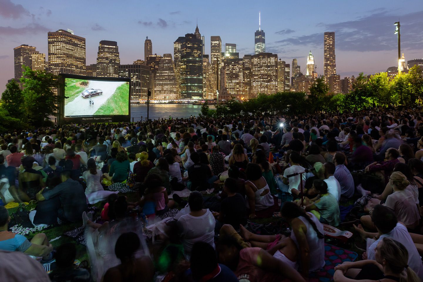Open-Air-Kino: Brooklyn Bridge Park, New York, USA Open-Air-Kino: Brooklyn Bridge Park, New York, USA