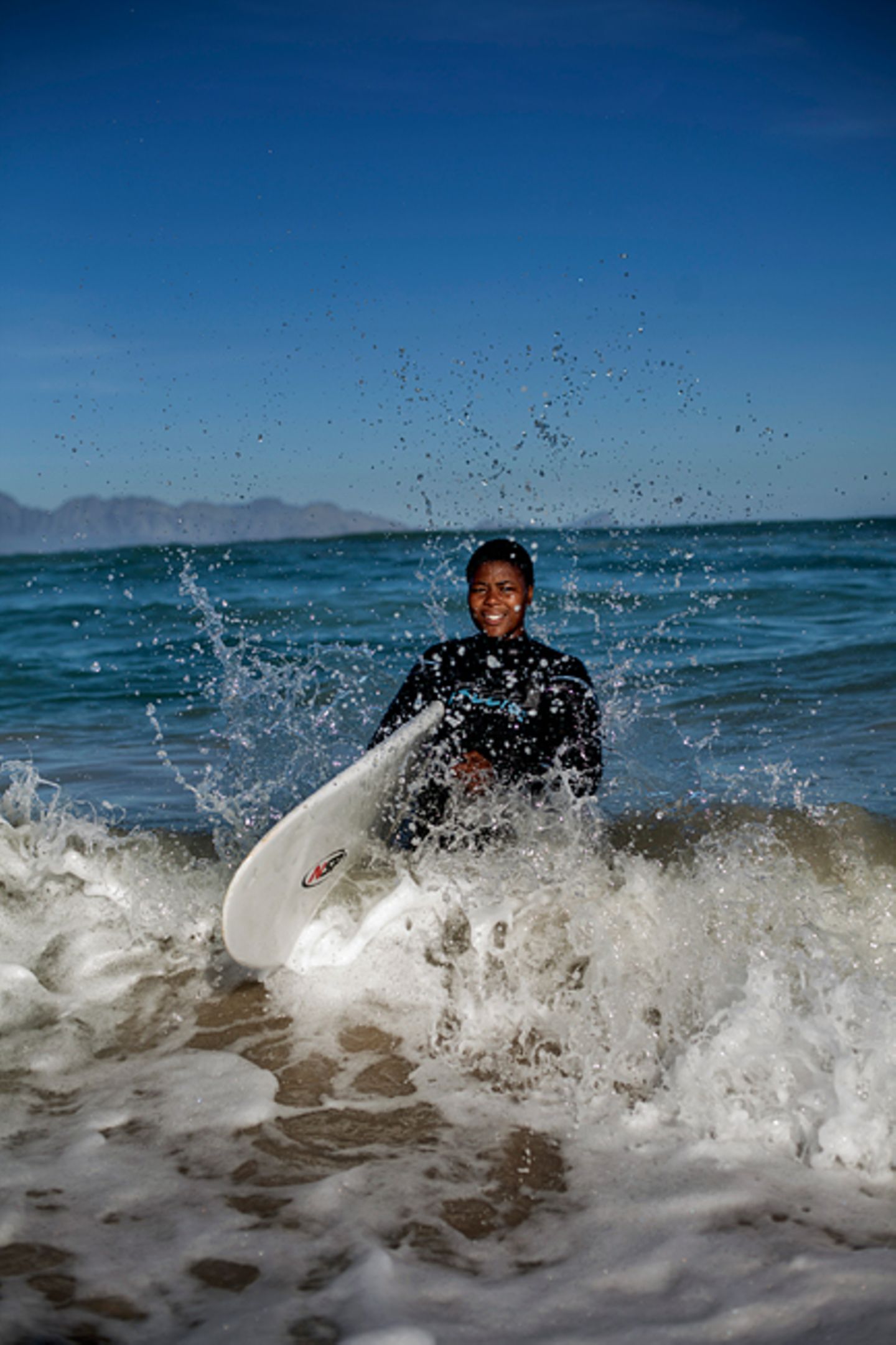 Busisiwe Thsoloba, 20, Surflehrerin und Sozialarbeiterin aus Mandalay bei Kapstadt