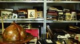 Requisiten: Fotostrecke: Das Requisitenlager "Axis Mundi" - Bild 8