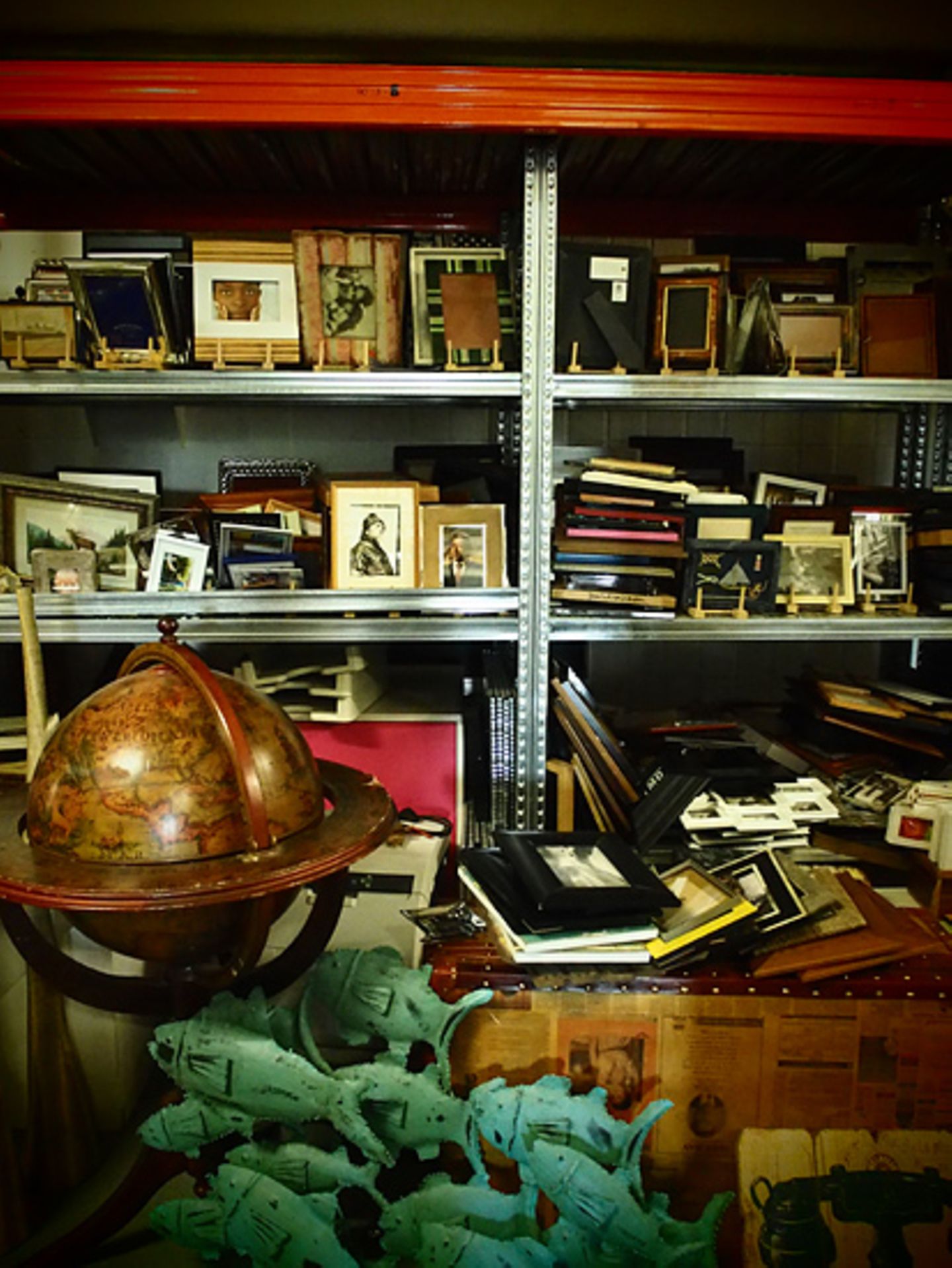 Requisiten: Fotostrecke: Das Requisitenlager "Axis Mundi" - Bild 8