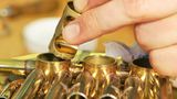 Musikinstrumente: Musik: Wie Hörner gebaut werden - Bild 5