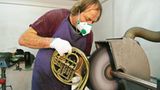 Musikinstrumente: Musik: Wie Hörner gebaut werden - Bild 7