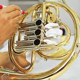Musikinstrumente: Musik: Wie Hörner gebaut werden - Bild 10