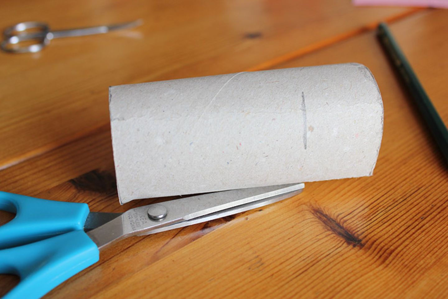 Karneval: Basteltipp: Faschingsmasken aus Pappe - Bild 4