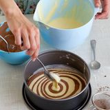 Backen: Rezept: Zebrakuchen - Bild 4