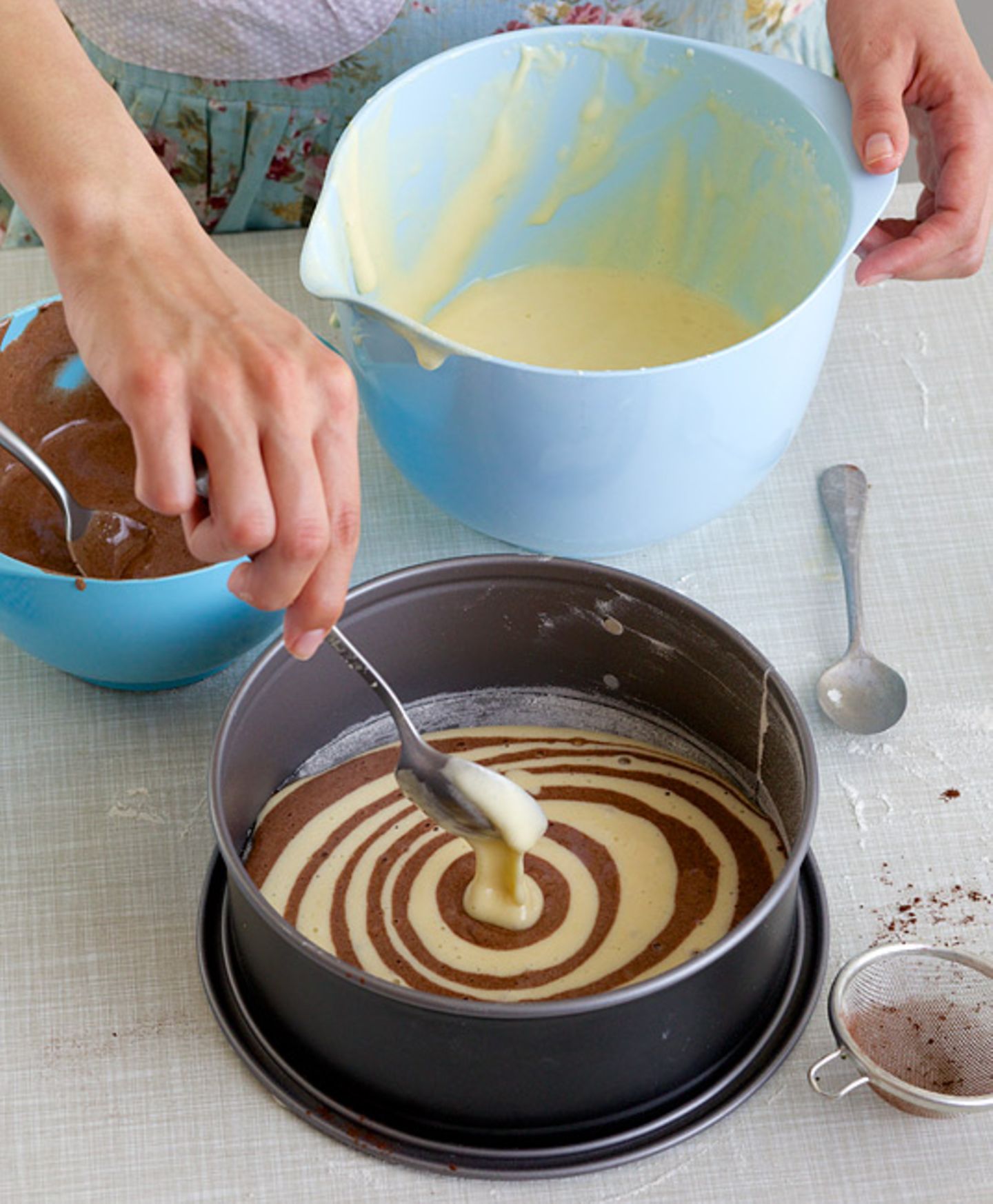 Backen: Rezept: Zebrakuchen - Bild 4
