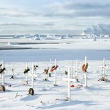 Qaanaaq Graveyard, 2005