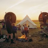 Caroline, Pete, Rachel und Pete The Hammer, 2001