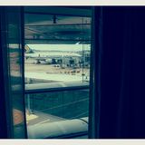 Zimmer mit Rollfeld-Blick