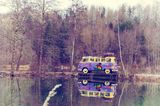 Nur der Bus und die Natur. Idylle in Süddeutschland