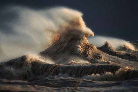 Eriesee: Die Kraft der Wellen in atemraubenden Bildern