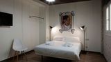 Room 007, Madrid